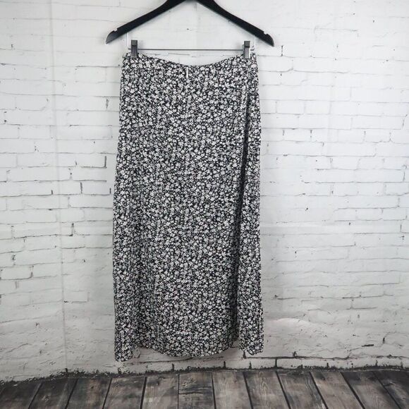 SHEIN BLACK & WHITE FLORAL MAXI SKIRT WITH SIDE SLIT SIZE MEDIUM - Picture 5 of 7